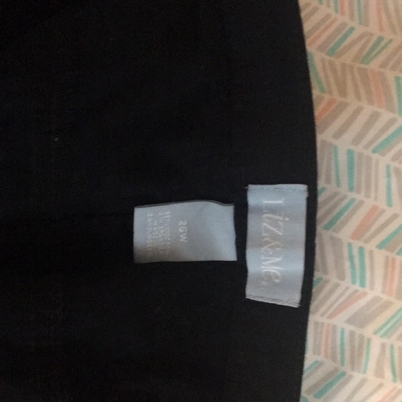 Black elastic top shorts - Picture 5 of 5